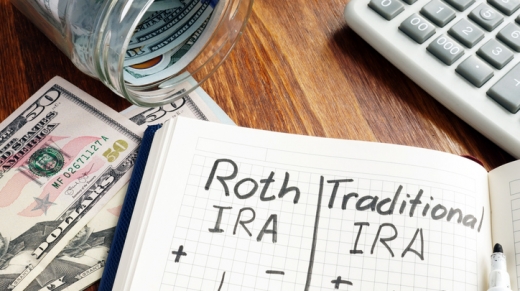 Roth IRA vs Traditional IRA written in the notepad